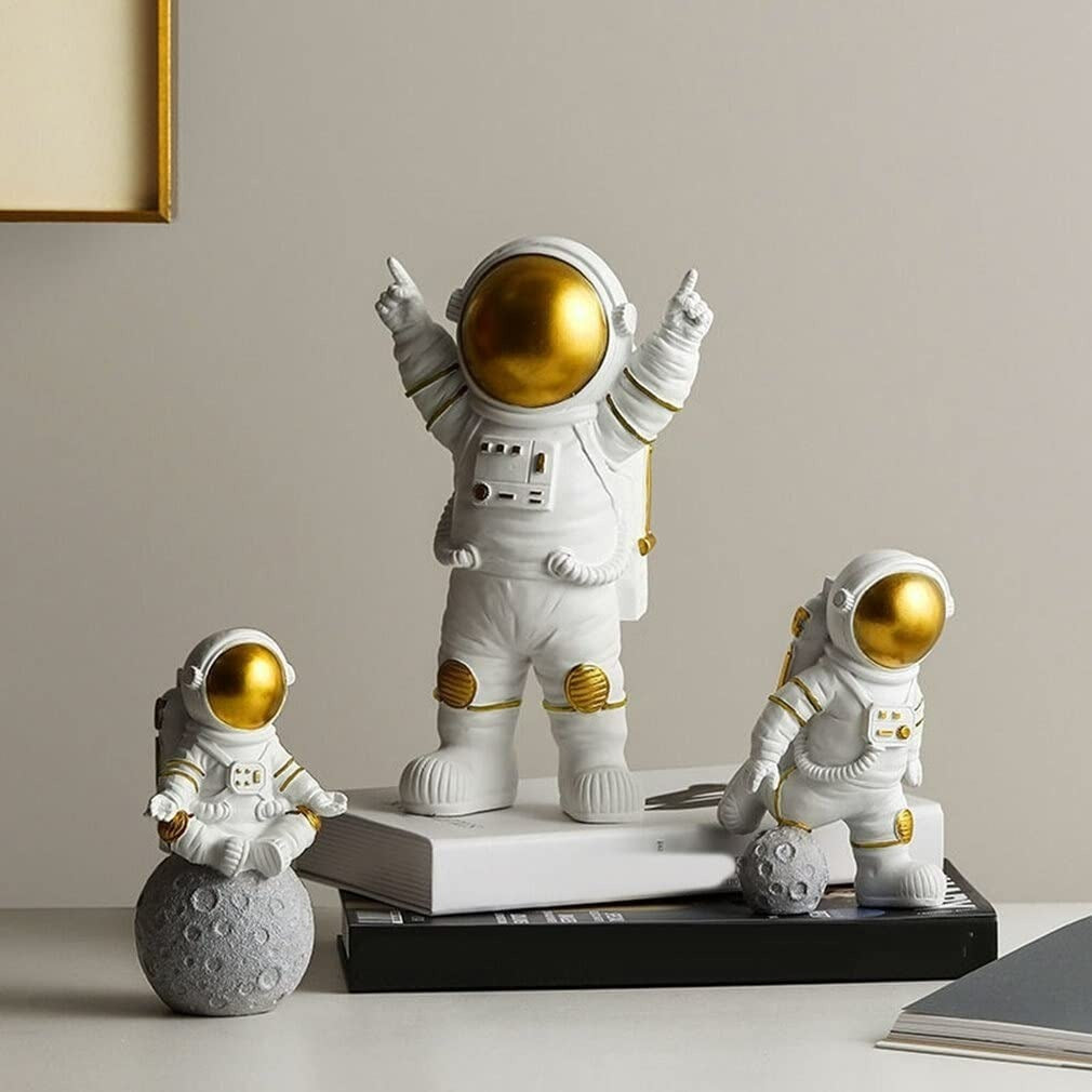 Decorative Astronaut Figurines Set – Space Theme Home Decor with