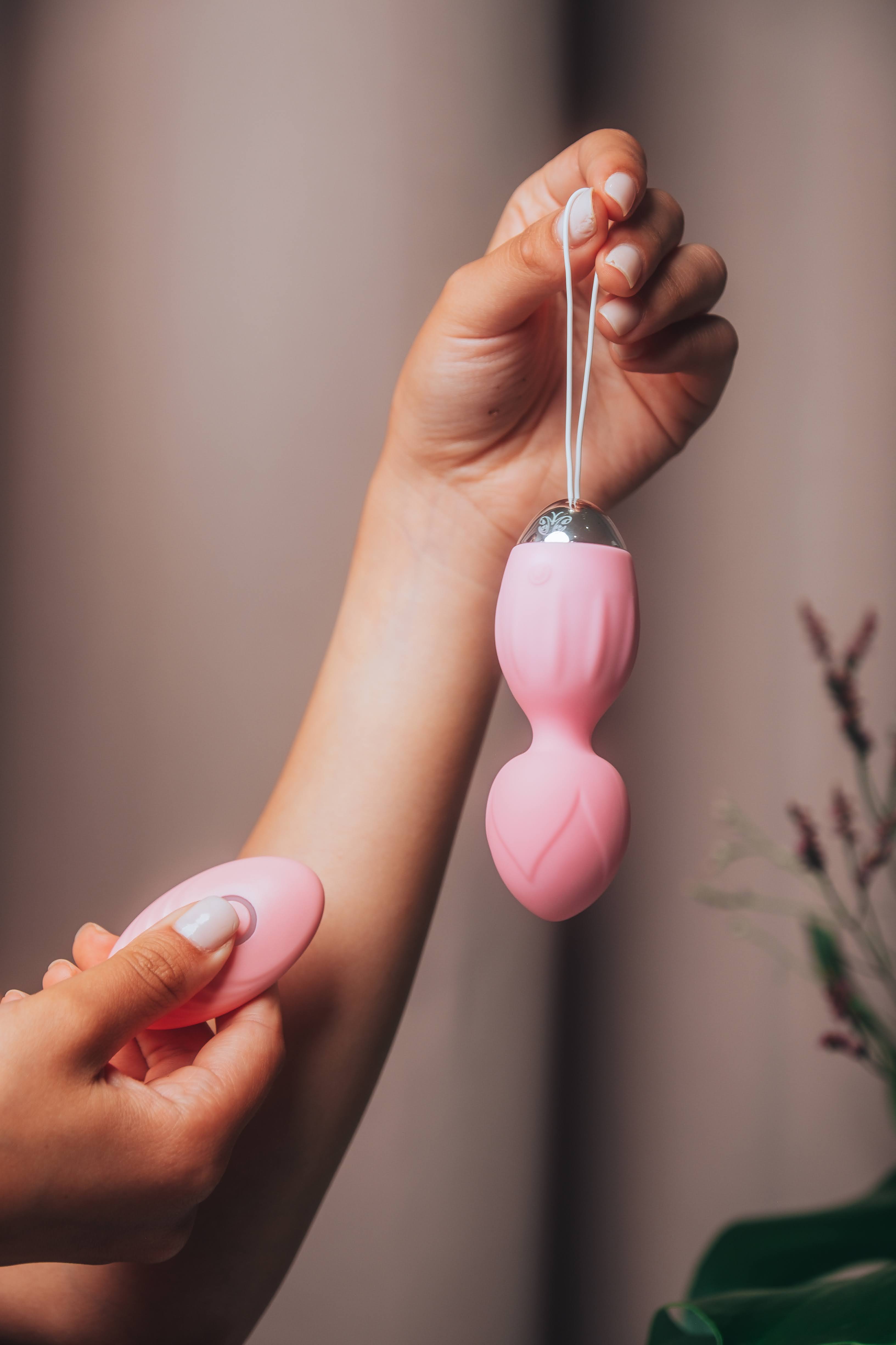 COCOON WELLNESS - Vagina Dumbells – Pelvic Floor Weights